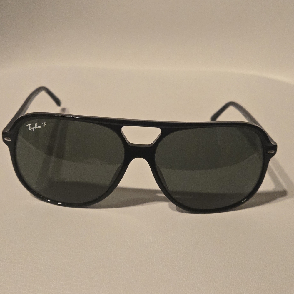 Ray-Ban Black Frame Polarized Green Lens Aviator Sunglasses